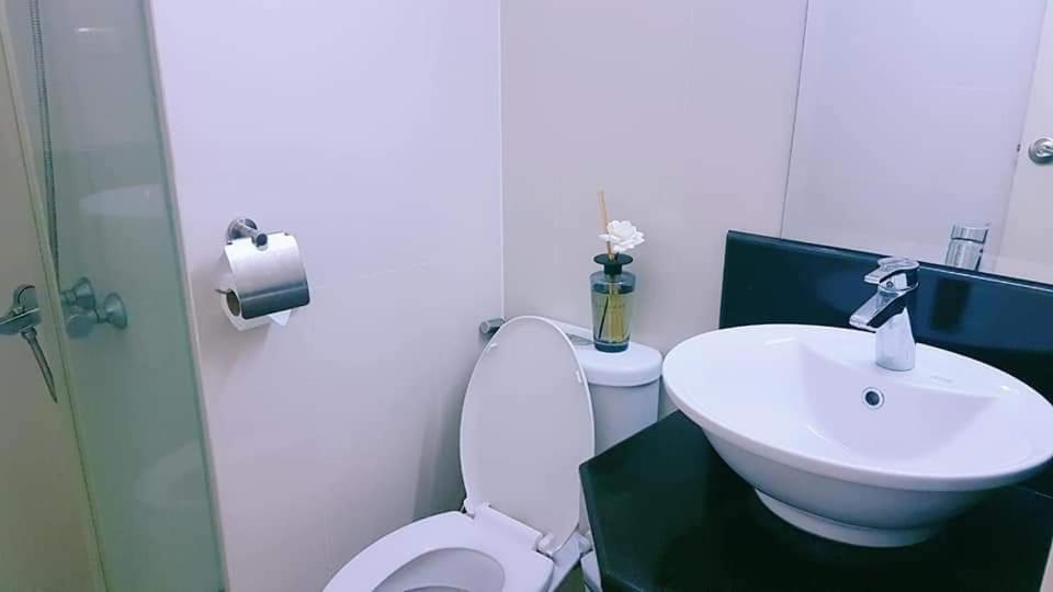 One Palm Tree Villas Condo Across Naia Terminal 3 Manila Bagian luar foto