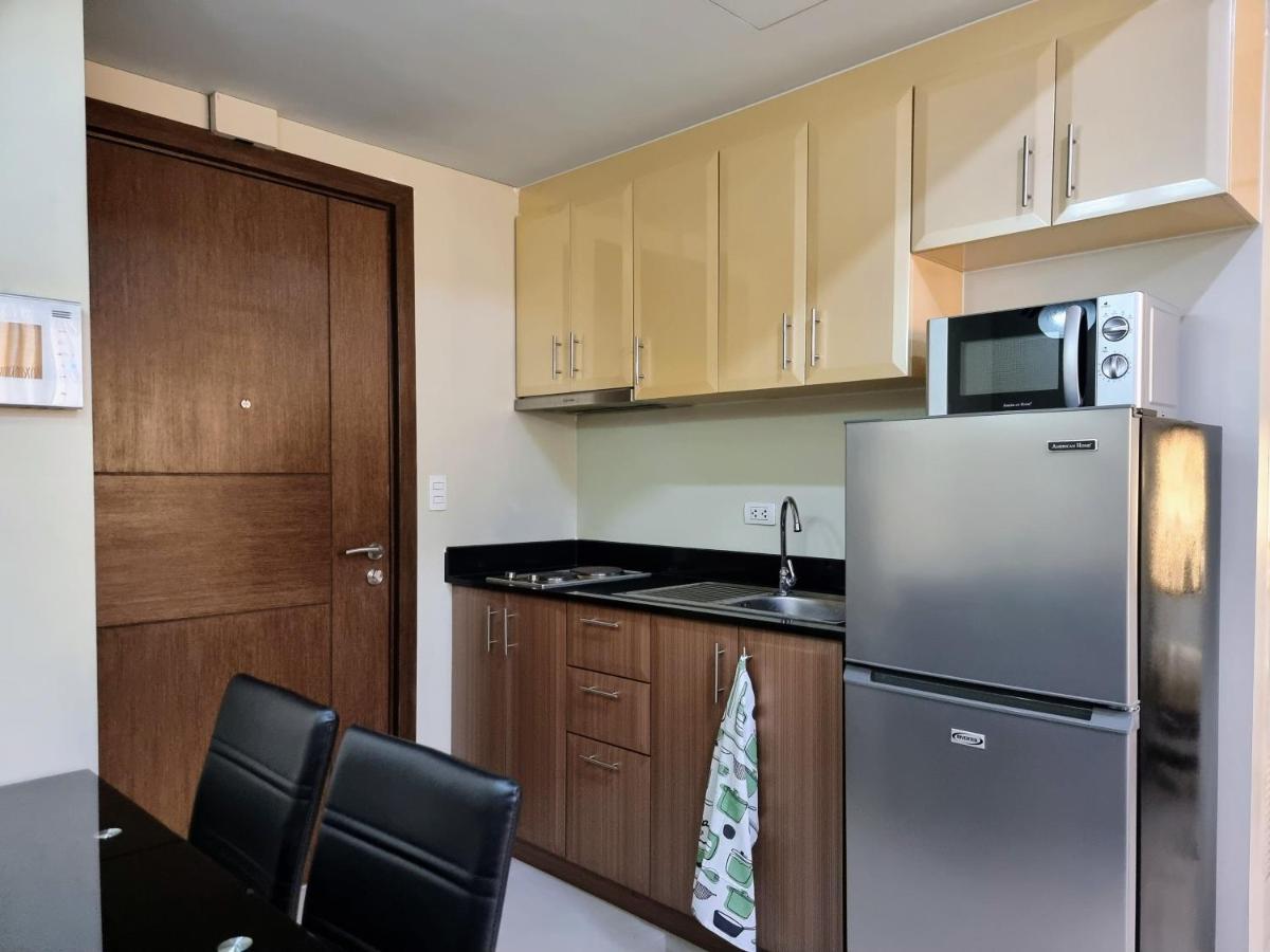 One Palm Tree Villas Condo Across Naia Terminal 3 Manila Bagian luar foto