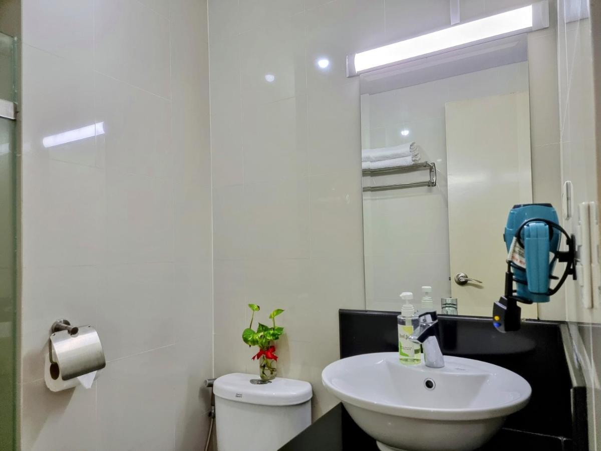 One Palm Tree Villas Condo Across Naia Terminal 3 Manila Bagian luar foto